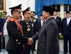 Presiden Prabowo Anugerahkan Bintang Mahaputera kepada Kapolri Listyo Sigit dan Komjen Dedi Prasetyo