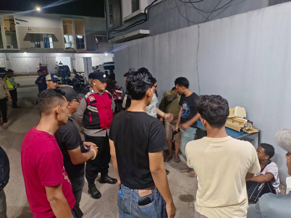 Respon Cepat Laporan Polisi 110, Polsek Sekupang Amankan Diduga Pelaku Pencurian di Ruko Dreamland Marina.