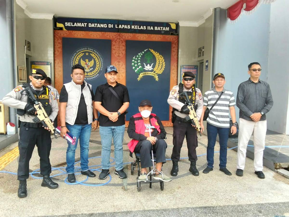 Sempat Tertunda karena Faktor Kesehatan, Eks Kepala BP Karimun Cendra Akhirnya Dieksekusi ke Lapas Batam.