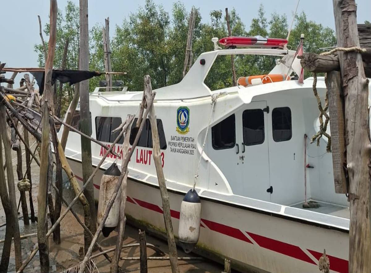 Setahun Mangkrak, Ambulans Laut Bantuan Pemprov Kepri di Karimun Belum Beroperasi.
