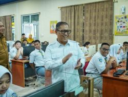 Wagub Nyanyang Tinjau Pelaksanaan TKA SMK/SMA di Batam dan Beri Motivasi Terbaik
