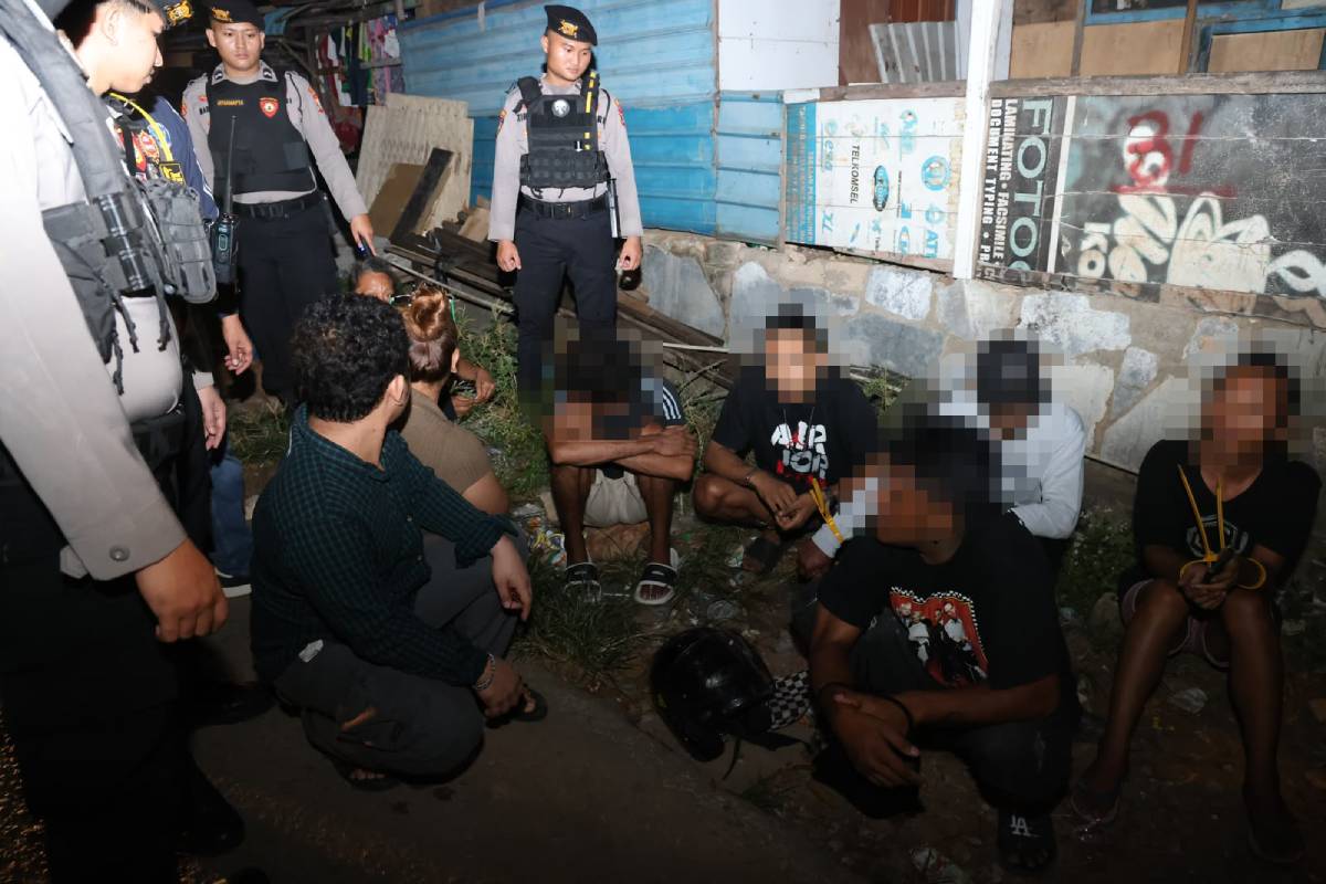 Polda Kepri Razia Lokasi Penyalahgunaan Narkotika di Batam, 24 Orang Positif Tes Urine.