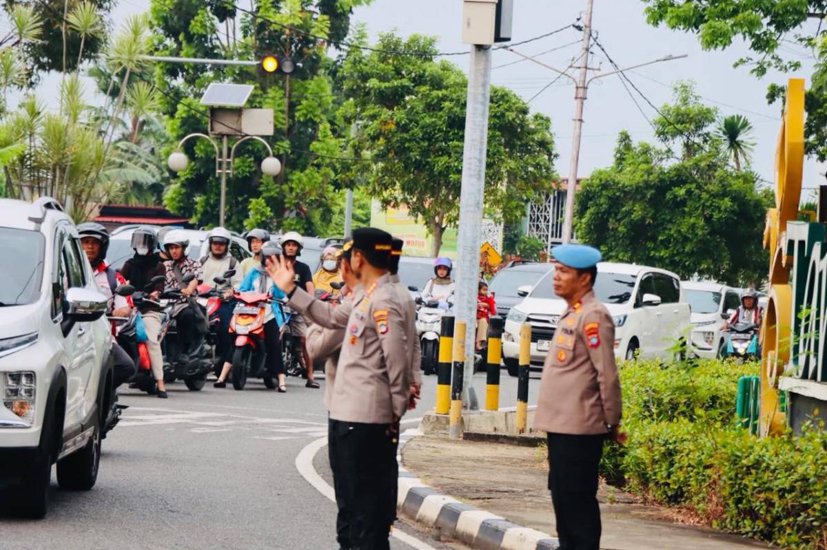 Polresta Tanjungpinang Gelar Pengaturan Lalu Lintas di Jam Padat Pengendara.