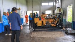 Bupati Roby Tinjau Kelistrikan Pulau Mapur, Dorong Peningkatan Layanan hingga 24 Jam